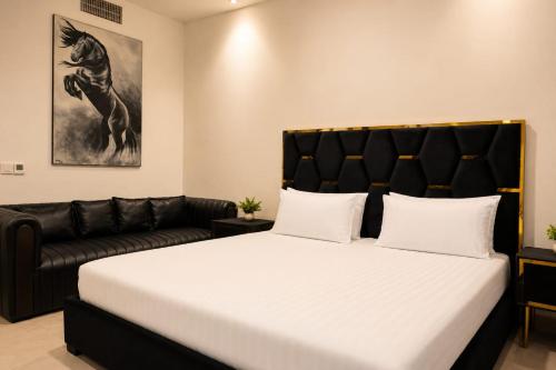 PENTASQUARE - PREMIUM STUDIO APARTMENT By ALVIS SUITE - image 6