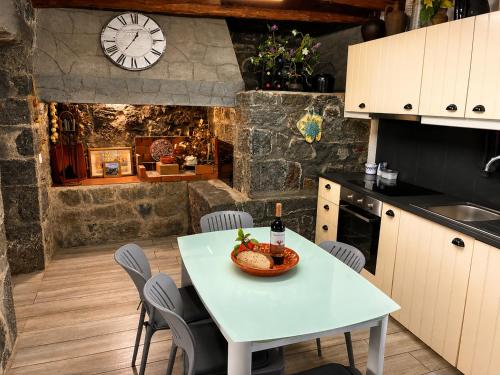 Casinha de Pedra gîte à louer Santo António
