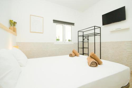Los Alonsos - Open Mall - By AZ Rentals Room Type - Deluxe Double Room