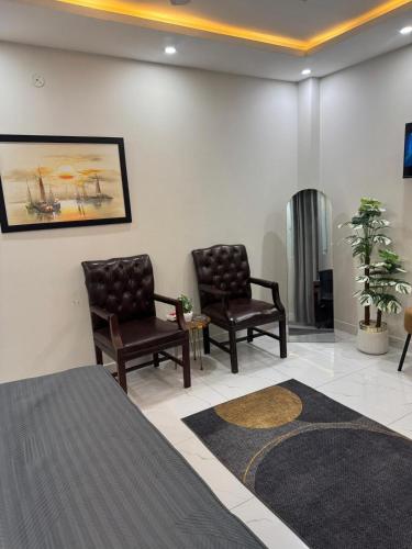 Cơ sở vật chất, Sleek Modern 1-BHK Apt Steps from Giga Mall DHA2 in Rawalpindi