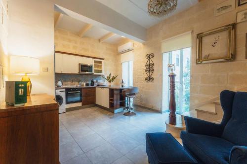 3BR Townhouse with Private Rooftop in Bormla in 科斯皮夸