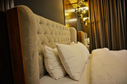 Vintage Penthouse One-Bedroom Apartment Located in Goldcrest Mall and Residency - image 11