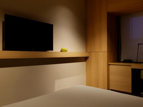 Mitsui Garden Hotel Kashiwanoha Chiba Room Type - Standard Queen Room  - Non-Smoking