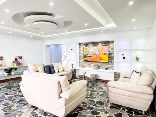 Luxury & Location, Beautiful & Spacious Apt in Altamira 2 – khách sạn tại Santa Eduvigis