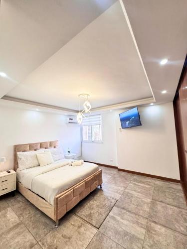 Luxury & Location, Beautiful & Spacious Apt in Altamira 2 in Santa Eduvigis