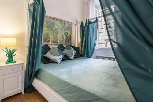 Charming Colosseo Apartment - image 10