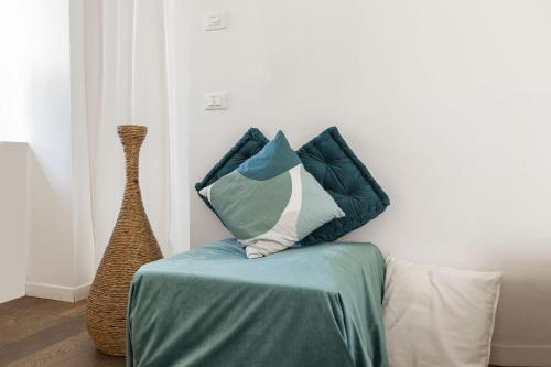 Charming Colosseo Apartment - image 7
