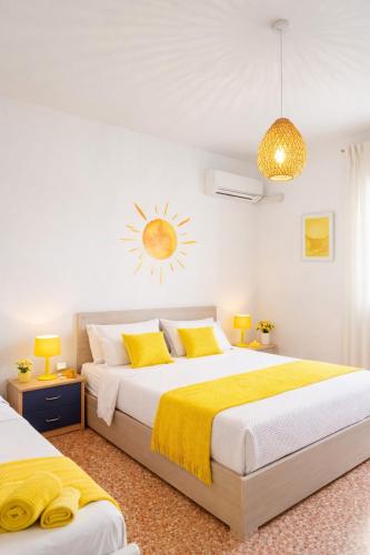 APPARTAMENTO GIALLO - OVER THE RAINBOW APARTAMENTS - LIDO di JESOLO - 4 POSTI LETTO