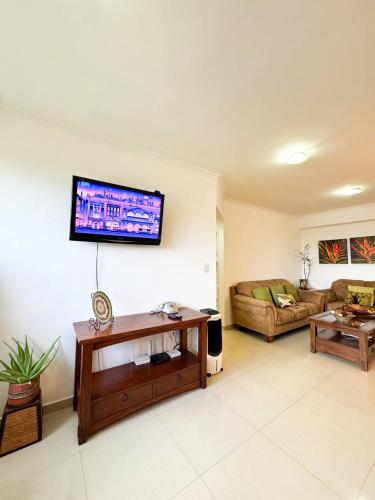Spacious & Convenient, Comfortable Apartment In La Campina, CCS in La Florida