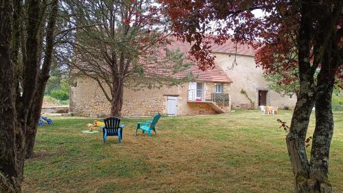 Kert, Aux gîtes de la plaine (Aux gites de la plaine) in Merry-sur-Yonne