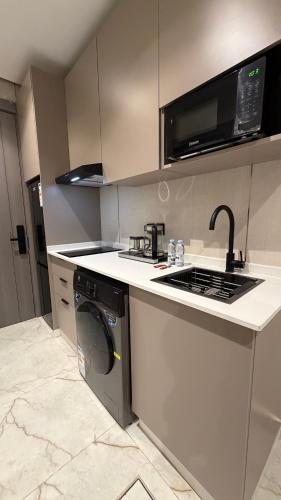 312 tara-JRE Jabal Al Lweibdeh with stunning view - image 3