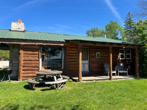Papins Resort Cabin #1