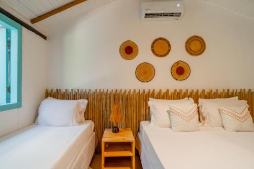 1 queen bed, 1 twin bed