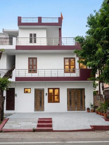 Private Duplex Stay with Open Terrace