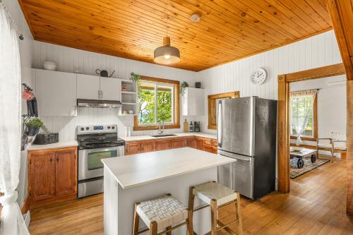La Promenade, Heritage Home in Mansonville (QC)