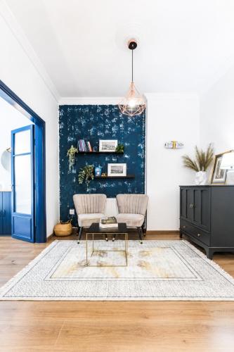 Blue&White Elegant Suite - Balcony, 6th Floor & Heart of City