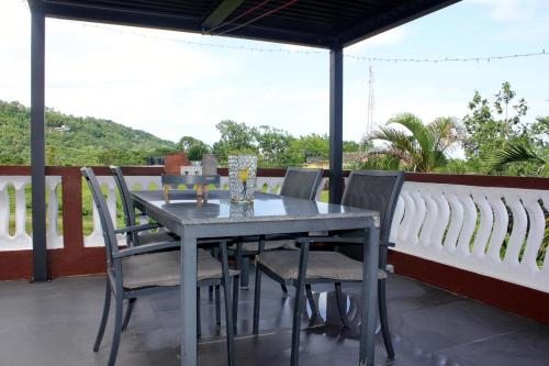 beranda/teres, West Breeze in Drapers