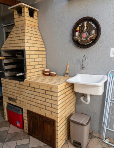 3 Quartos, com Piscina, Churrasqueira e garagem in Duque de Caxias
