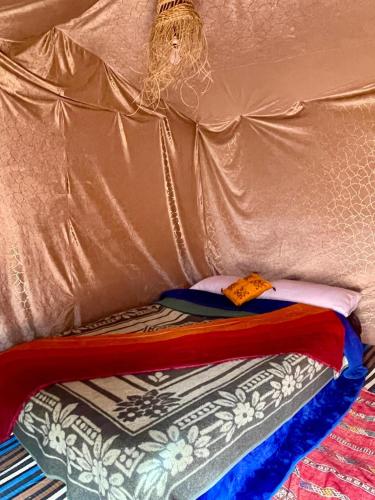 1 double bed, 2 twin beds