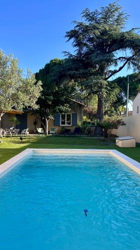 En Octobre -Visitez la Provence- Villa 3 chambres-6 personnes- jardin & piscine