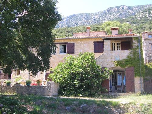 Large quiet stone house with pool in Saint-Andre-de-Bueges