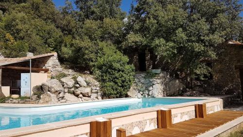 Large quiet stone house with pool in Saint-Andre-de-Bueges