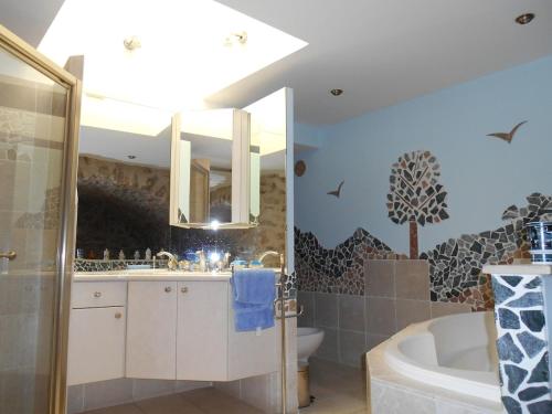 Large quiet stone house with pool in Saint-Andre-de-Bueges