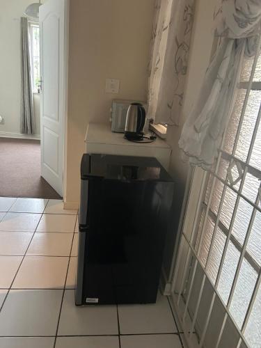 Dee's 2 BR guest flat in Ladybrand in Leidibrandas