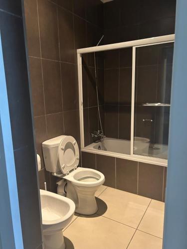 Dee's 2 BR guest flat in Ladybrand in Leidibrandas