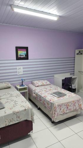 1 double bed, 2 twin beds