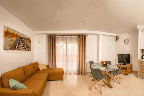 Parrot’s House 4