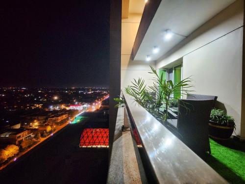 Executive Presidential One-Bed Apartment - Goldcrest Mall and Residency - Phase 4 DHA - Lahore - image 14