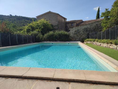 Peldbaseins, Mas provençal avec piscine pour vacances en famille ou amis (Mas provencal avec piscine pour vacances en famille ou amis) in Estoublon