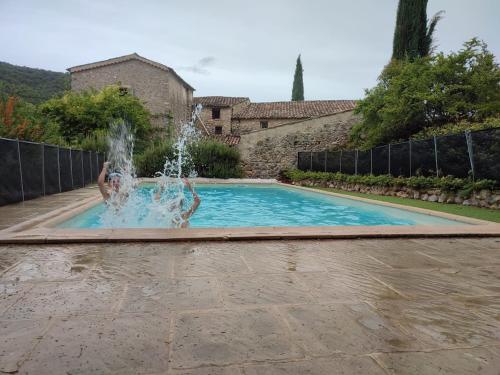 Peldbaseins, Mas provençal avec piscine pour vacances en famille ou amis (Mas provencal avec piscine pour vacances en famille ou amis) in Estoublon