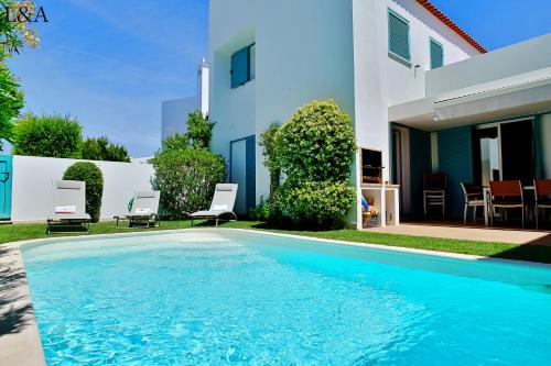 L&A Villa Prainha 3 Bedrooms Heated Pool 5 m walking to the beach – khách sạn tại Prainha