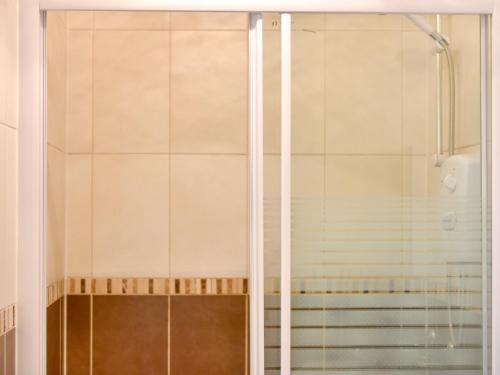 Single room, private bathroom