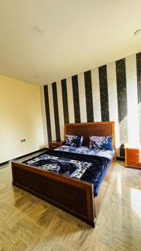 1 queen bed