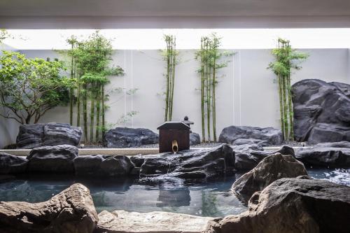 溫泉, 寧靜溫泉水療酒店 (Serenity Hotel & Spa Onsen) in 巴真武里