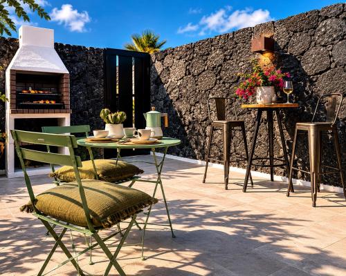Villa Blanco - Romantic Hideaway - Private Villa for Couple