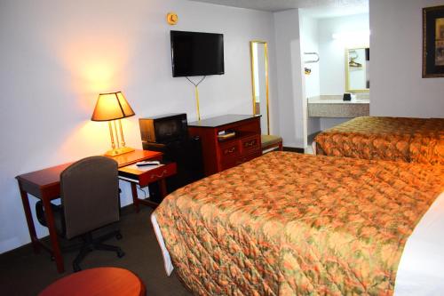 Economy Inn Little Rock - image 8