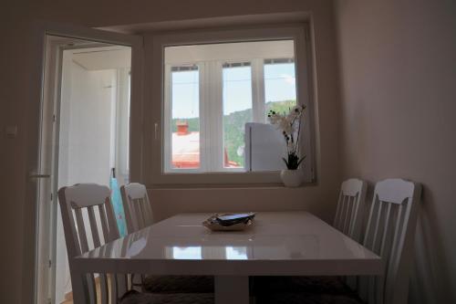 Balkons/terase, PivApart Plužine (PivApart Pluzine) in Nedajno