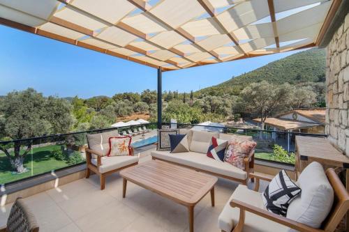 Isolated, Luxurious Stay, Olivinn Yalı Mansion in Yaliciflik