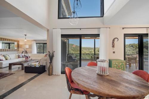 Isolated, Luxurious Stay, Olivinn Yalı Mansion in Yaliciflik