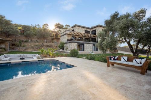 Isolated, Luxurious Stay, Olivinn Yalı Mansion in Yaliciflik
