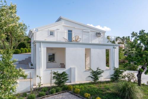 Villa Romantica con Bosco sulla Strada dei Vini in Montefalcione