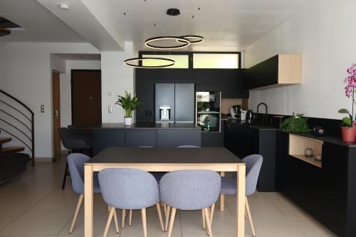 Villa avec piscine privative in Trois Moulins