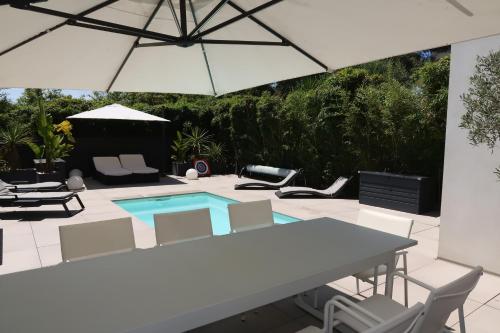 Villa avec piscine privative in Trois Moulins