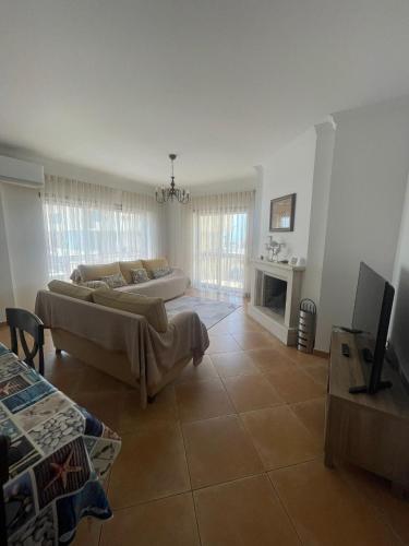 Spacious apartment with sea view in Nazaré - 120 m², fireplace, Nazaré