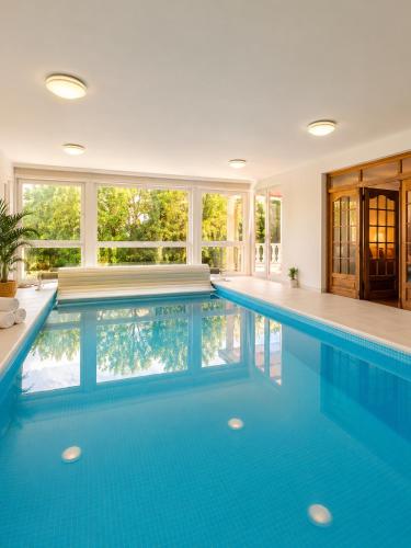 Siófok Private Spa Villa - Pool & Sauna – khách sạn tại Fokihegy