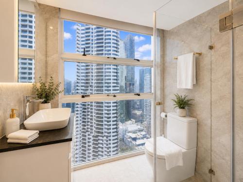 Lvl 32 Sub-Penthouse with Harbour Views - image 11